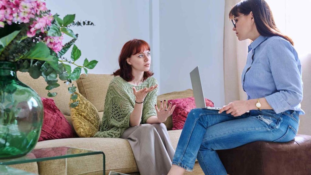 Key Differences Between PHP and IOP