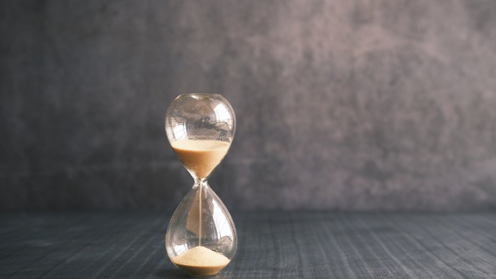 timeline of alcohol withdrawal varies but most acute symptoms subside in the first week