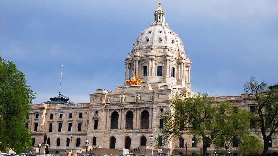 How Does Medicaid Work in Minnesota for Addiction Treatment? 1 How Does Medicaid Work in Minnesota In helps people who meet minimum requirements for eligibility.