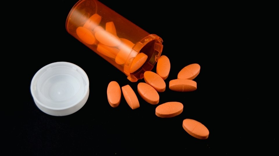 Prozac Alcoholism refers to teh way that some mental health professionals associate certain traits with taking antidepressants and alcohol at the same time.