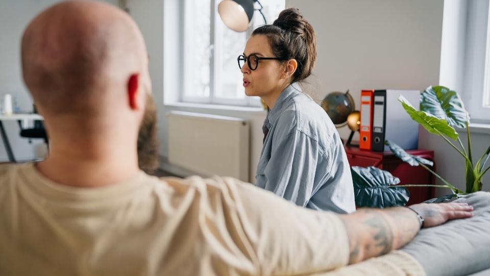 motivational interviewing & addiction relate through processes like engaging, focusing, evoking, and planning.